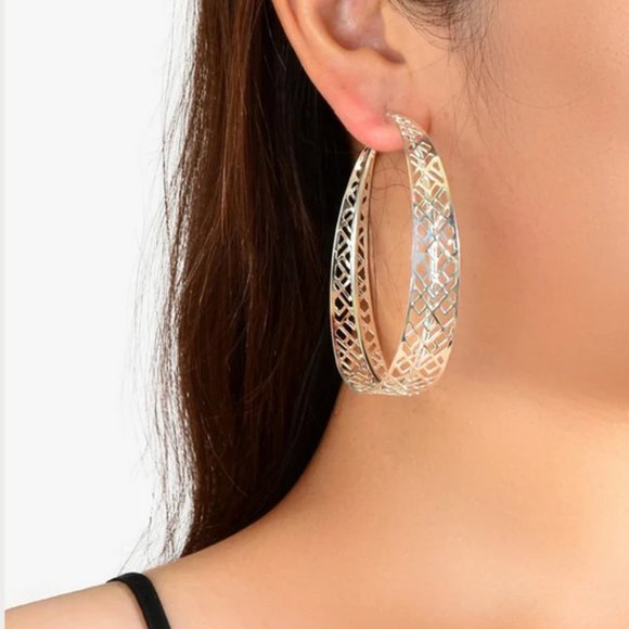 14k White Gold Chunky Hoop Earrings, 3mm Thickness – Tilo  18K White Gold Womens 3\